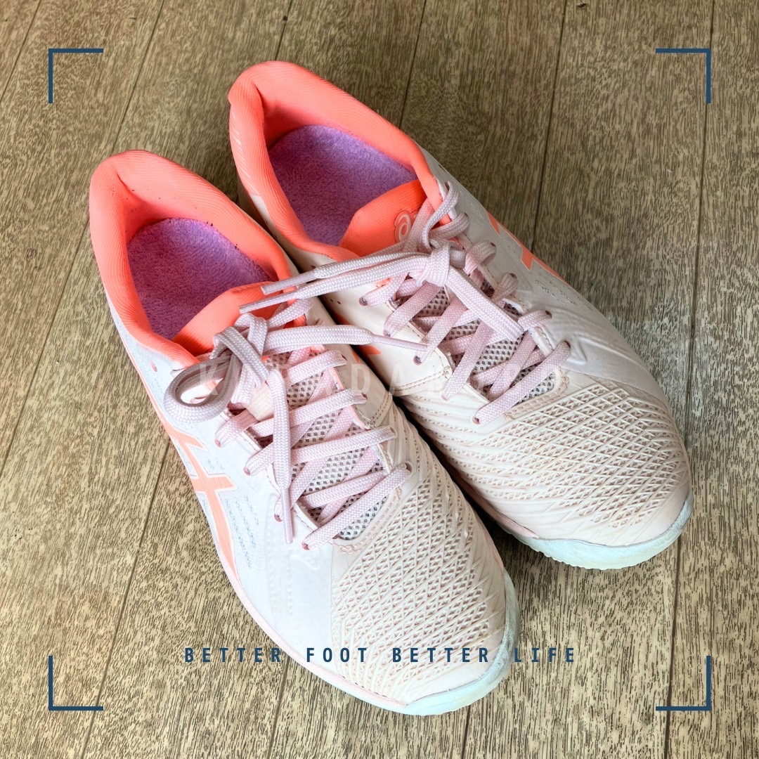 完成したオーダーメイドインソールを靴に入れた状態